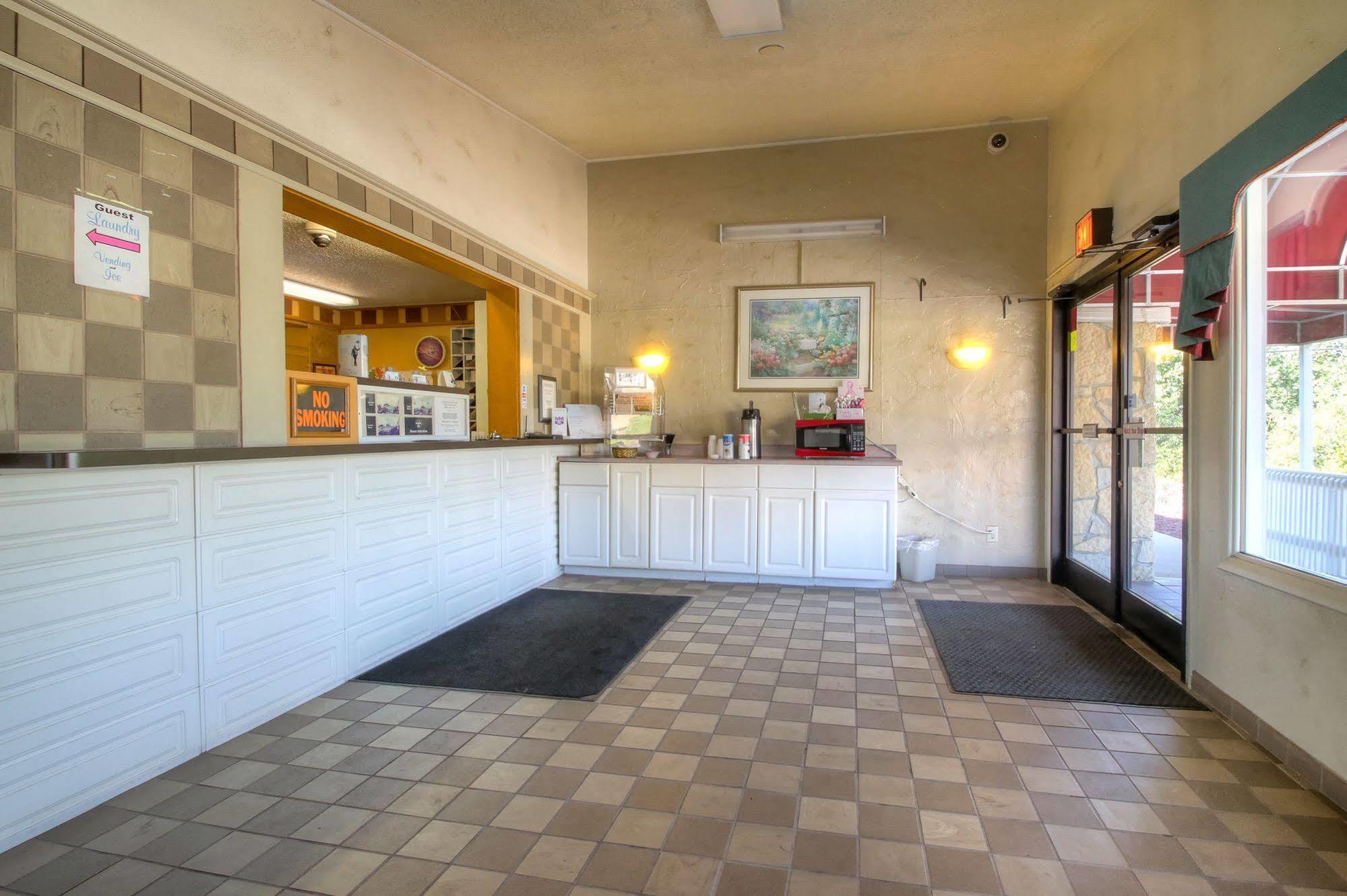 Corbin Inn Extérieur photo